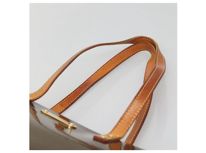 LOUIS VUITTON Bolsa Bellevue GM Monogram Vernis Vela bronce M93674 LV Auth 129894 - vista 8