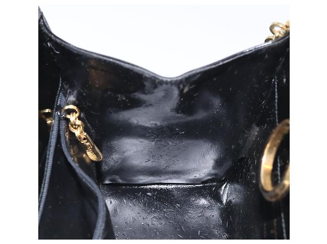 Borsa a Spalla Gancini Chain di Salvatore Ferragamo Smalto Nero Oro Auth 128633 - vista 18