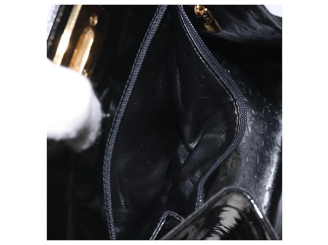 Borsa a Spalla Gancini Chain di Salvatore Ferragamo Smalto Nero Oro Auth 128633 - vista 19