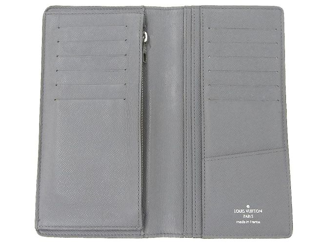 Cartera Larga Brazza en Taiga Louis Vuitton Gris - vista 6