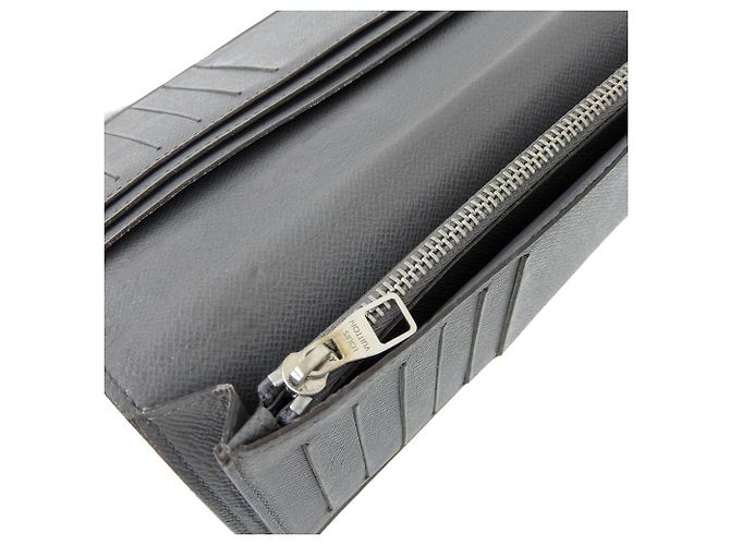 Cartera Larga Brazza en Taiga Louis Vuitton Gris - vista 7