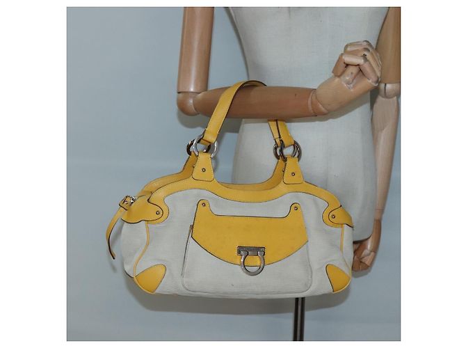 Bolso de mano Gancini de lona amarilla y plata de Salvatore Ferragamo Auth 128676 Amarillo - vista 21