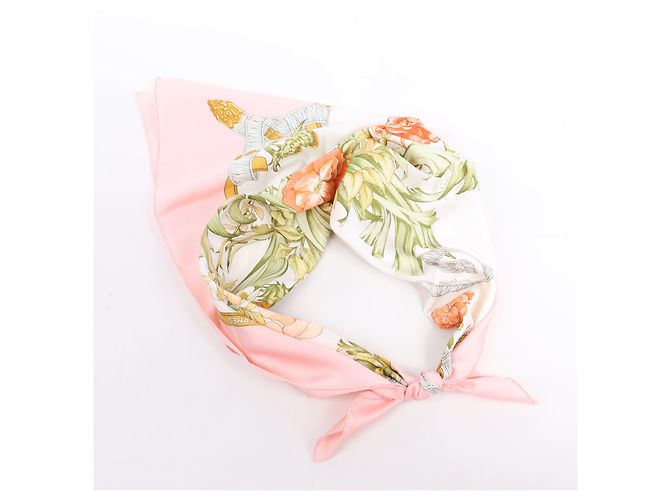 Trim Bufanda de seda Hermès Carré 90 "Regina" Rosa - vista 17
