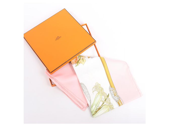 Trim Bufanda de seda Hermès Carré 90 "Regina" Rosa - vista 18
