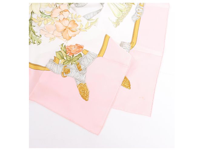 Trim Bufanda de seda Hermès Carré 90 "Regina" Rosa - vista 4