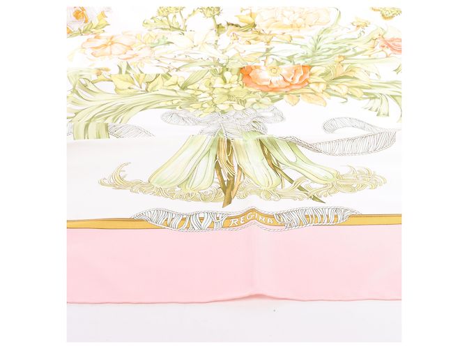Trim Bufanda de seda Hermès Carré 90 "Regina" Rosa - vista 7