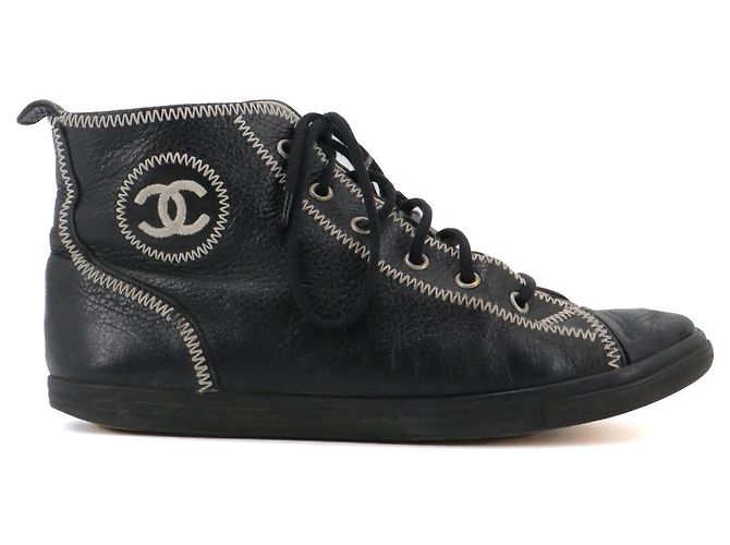 CHANEL - Sneakers alte Chanel CC in pelle nera (taglia 38,5) Nero - vista 2
