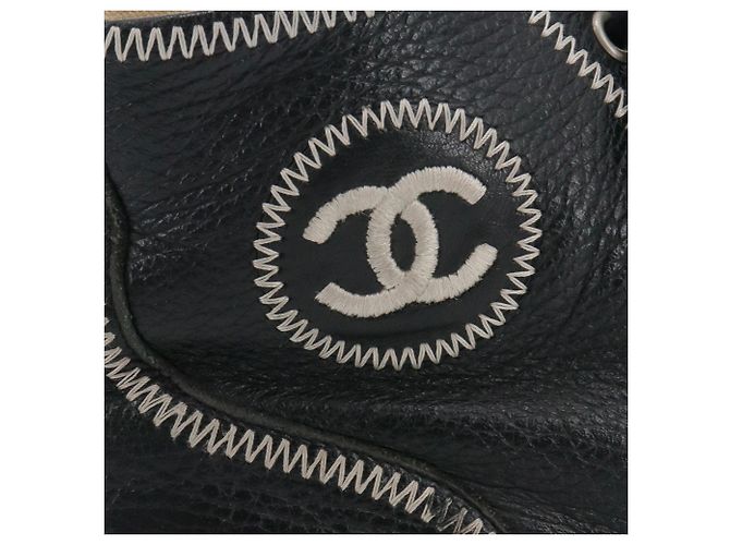 CHANEL - Sneakers alte Chanel CC in pelle nera (taglia 38,5) Nero - vista 4