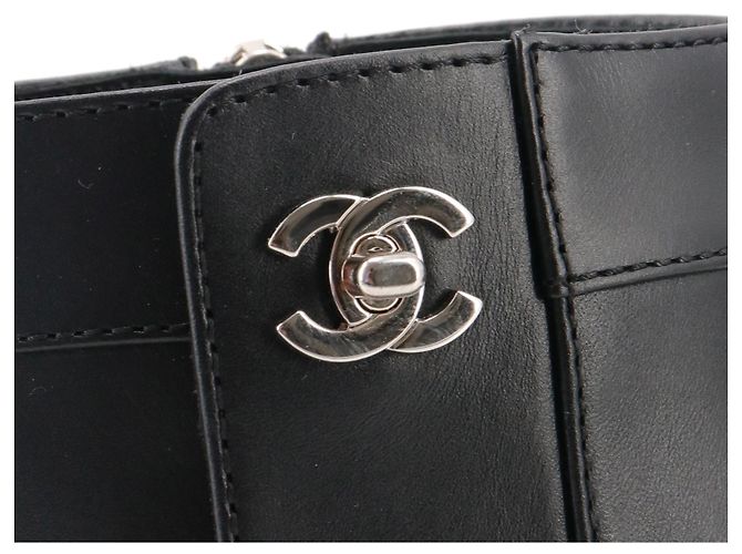 CHANEL - Stivaletti Chanel CC in pelle nera (taglia 37) Nero - vista 4
