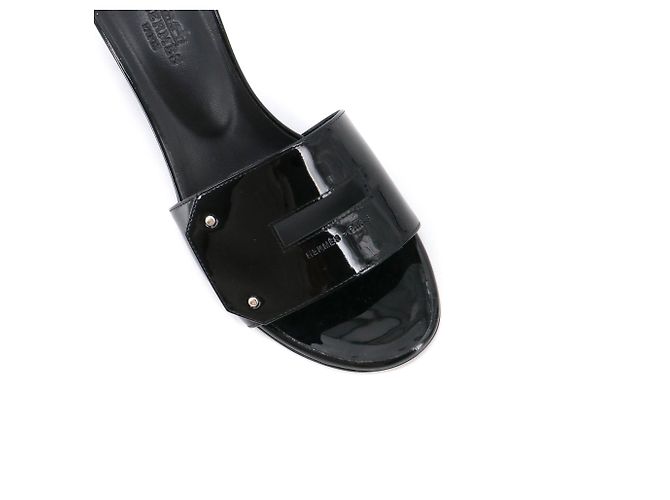 HERMÈS - Visualizza le sandali con tacco Hermès in pelle verniciata nera (T37) Nero - vista 6