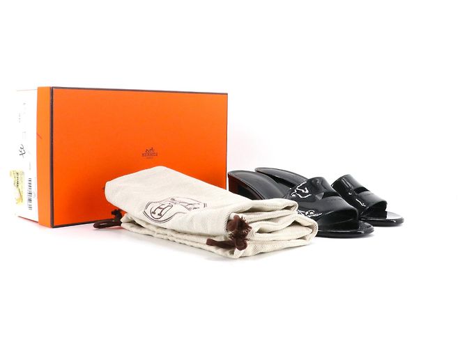 HERMÈS - Visualizza le sandali con tacco Hermès in pelle verniciata nera (T37) Nero - vista 8
