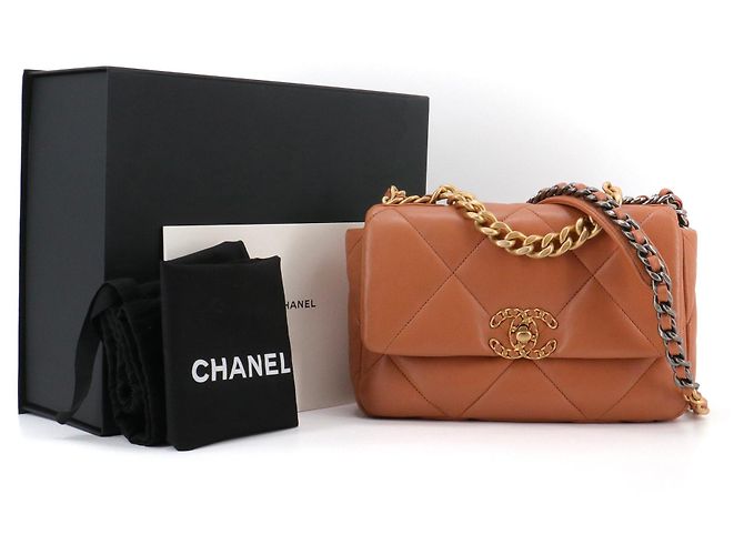 CHANEL - Borsa a spalla Chanel 19 in pelle marrone - vista 12