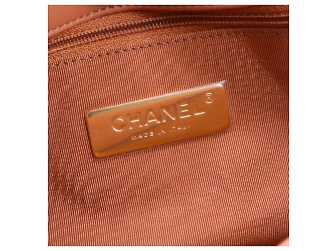 CHANEL - Borsa a spalla Chanel 19 in pelle marrone - vista 9