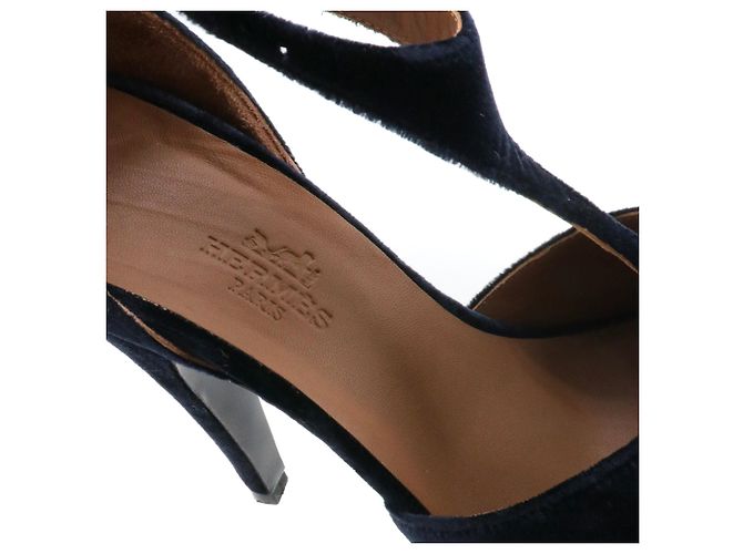 HERMÈS - Sandali con tacco Hermès in velluto blu navy (T37,5) - vista 6