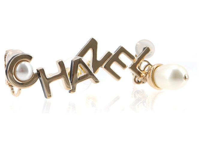 CHANEL - Boucles d'oreilles Chanel en métal doré champagne - vue 3