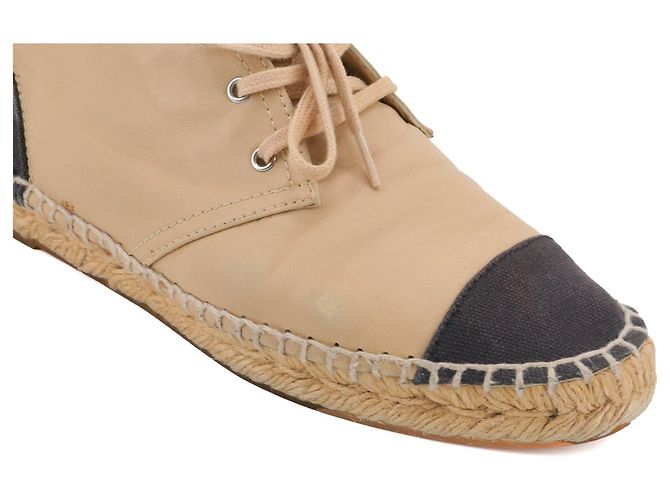 CHANEL - Espadrillas con lacci Chanel in pelle beige e tela nera (T37) - vista 5