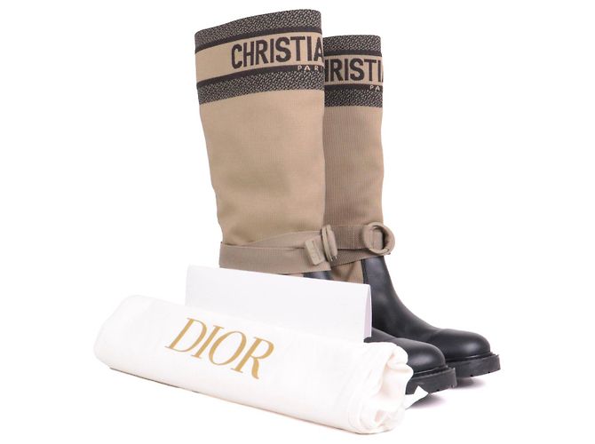 DIOR - Dior D-Major Stiefel aus khakifarbenem Canvas (Größe 39) - Ansicht 9