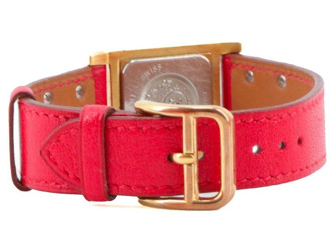 HERMÈS - Médor PM Hermès Uhr aus rotem Leder - Ansicht 3
