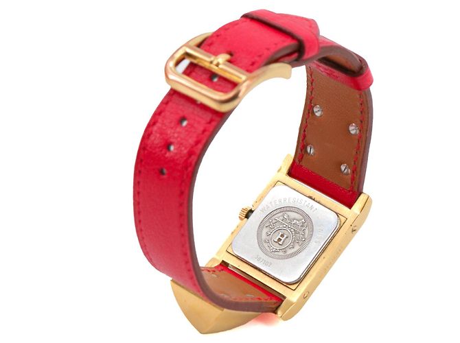 HERMÈS - Médor PM Hermès Uhr aus rotem Leder - Ansicht 5