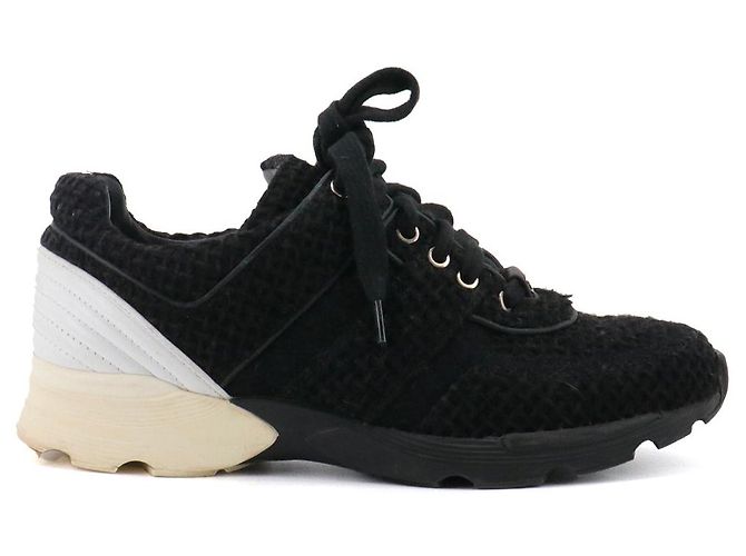 CHANEL - Sneakers basse Chanel in tweed nero (T39) - vista 2