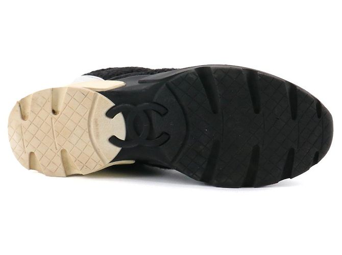 CHANEL - Sneakers basse Chanel in tweed nero (T39) - vista 3