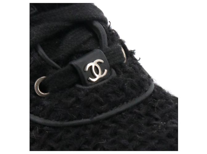CHANEL - Sneakers basse Chanel in tweed nero (T39) - vista 4