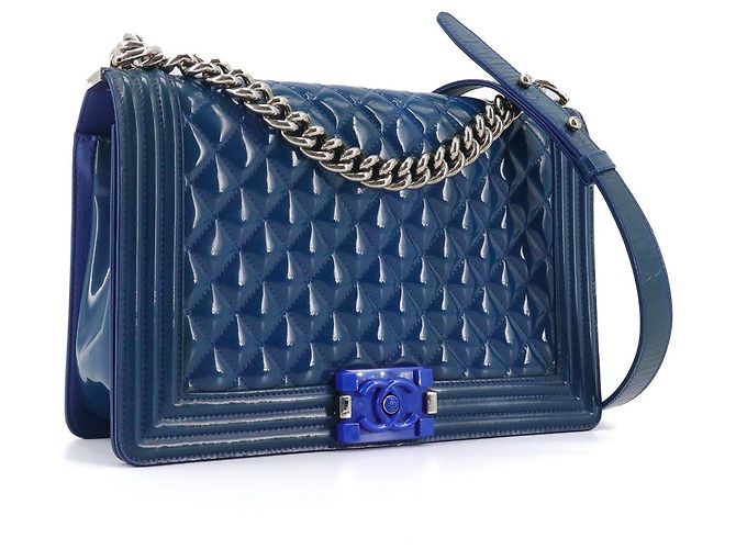 CHANEL - Borsa a spalla Chanel Boy in pelle verniciata blu - vista 2