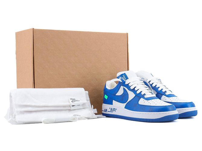 LOUIS VUITTON - Sneakers Air Force One Louis Vuitton x Nike in pelle bianca e blu (T41) - vista 11