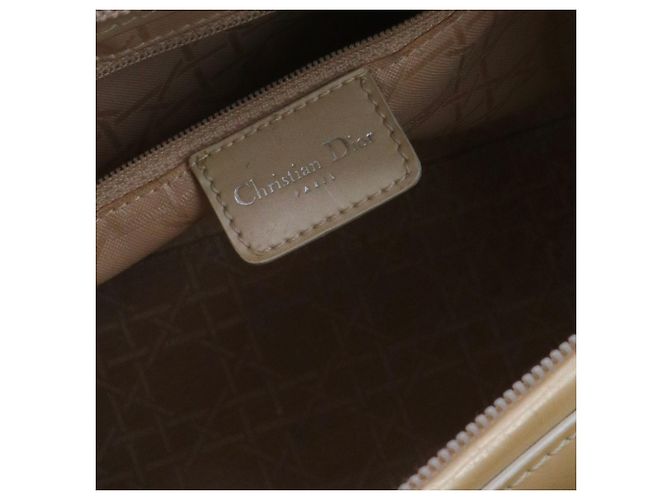 DIOR - Borsa a spalla Lady Perla Dior in pelle verniciata beige - vista 12