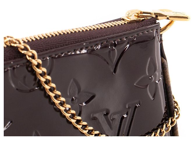 LOUIS VUITTON - Pochette Accesorio Mini Louis Vuitton en cuero charol burdeos - vista 6