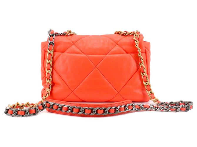 CHANEL - Borsa a spalla Chanel 19 in pelle arancione - vista 3