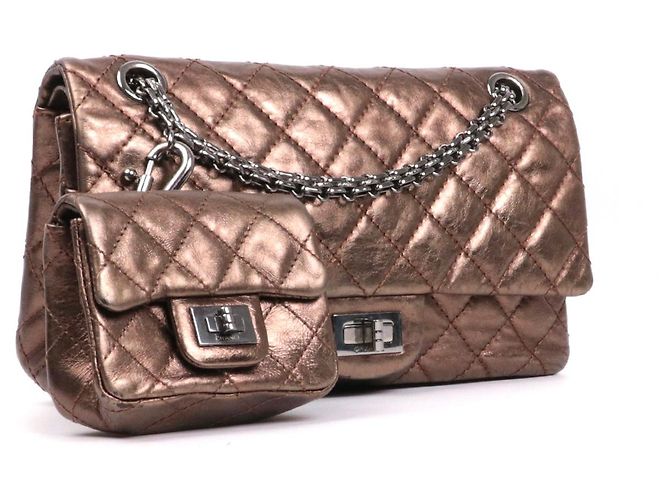 CHANEL - Borsa a spalla piccola Cargo 2.55 in pelle bronzo rugosa - vista 3