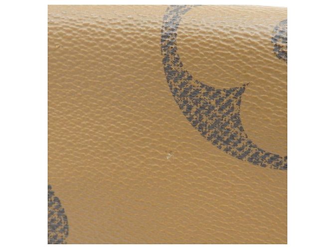 Borsa OnTheGo MM Monogramma Gigante Louis Vuitton Marrone - vista 4