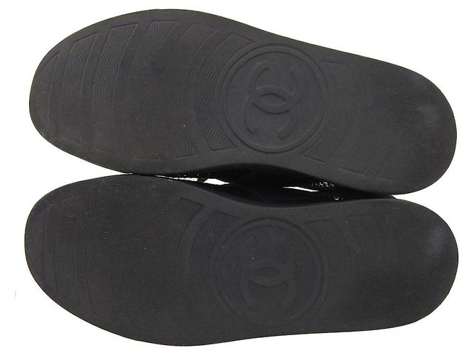 Sneakers in mesh con logo Chanel in pelle scamosciata nera Nero - vista 7