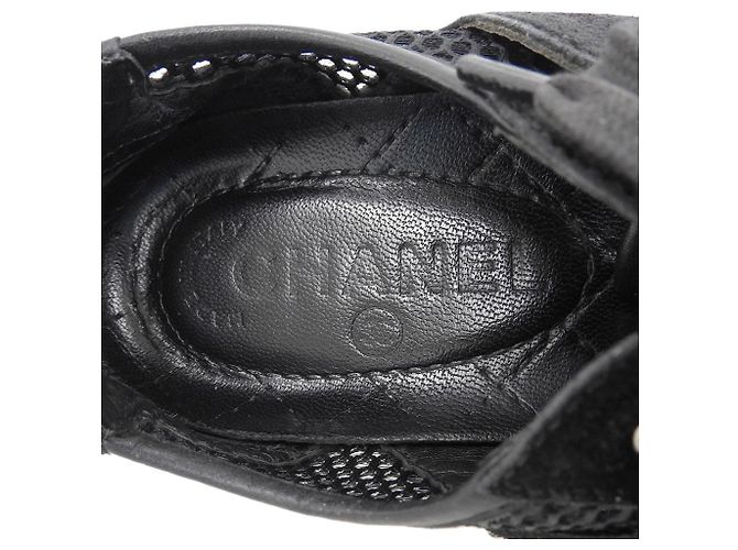 Sneakers in mesh con logo Chanel in pelle scamosciata nera Nero - vista 8