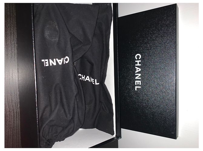 Chanel Slingback Tacón Pequeño Negro Beige Cuero y Tela 39.5 - vista 11
