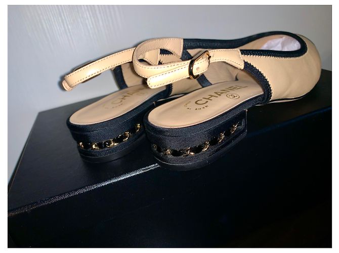 Chanel Slingback Tacón Pequeño Negro Beige Cuero y Tela 39.5 - vista 8