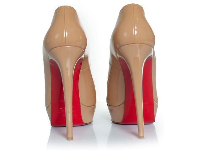 Christian Louboutin, décolleté beige Bianca - vista 3
