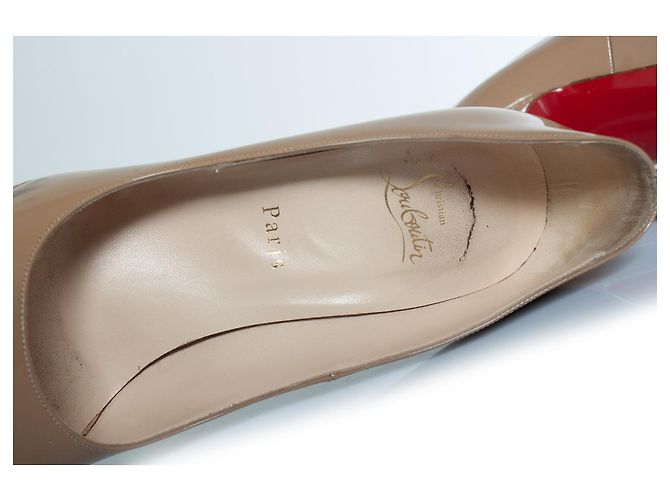 Christian Louboutin, décolleté beige Bianca - vista 8