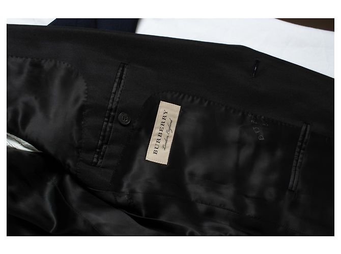 Burberry, Blazer in Marineblau mit schwarzem Kragen - Ansicht 5