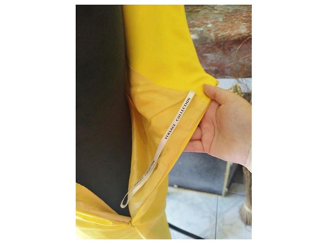 Gianni Versace Vestido bodycon amarelo Versace 42 IT - vista 7