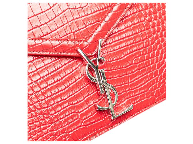 Bolso Monogram Cassandra de cuero rojo con estampado de cocodrilo de Saint Laurent Roja - vista 10