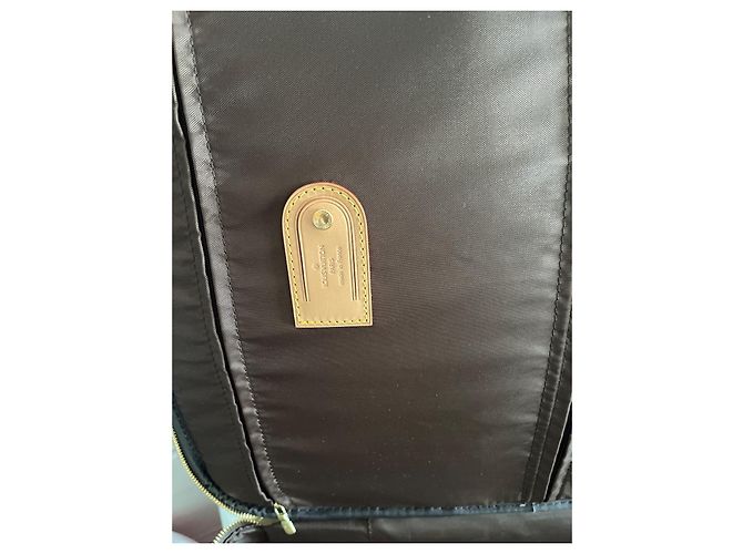 Louis Vuitton Grande valigia monogramma Pesca Marrone scuro - vista 9