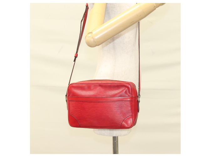 LOUIS VUITTON Bolso de Hombro Epi Trocadero 27 Rojo M52317 LV Auth 129830 Roja - vista 22