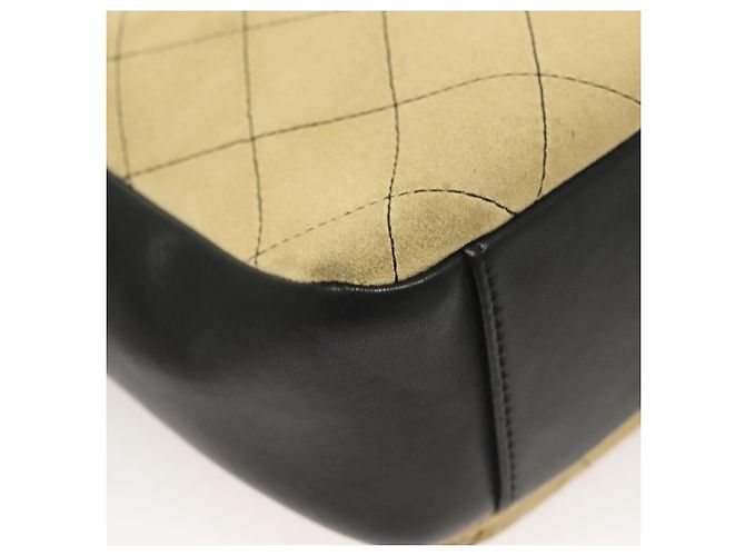 CHANEL Borsa a Spalla Matelassé in Camoscio Avorio Oro CC Auth 128451 D'oro Crudo - vista 15