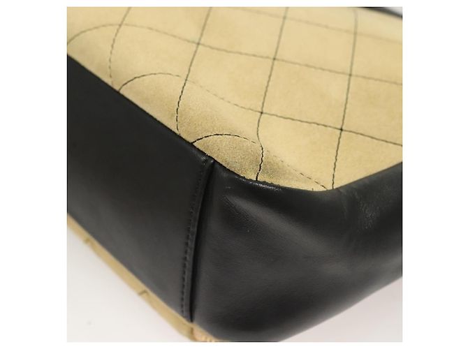 CHANEL Borsa a Spalla Matelassé in Camoscio Avorio Oro CC Auth 128451 D'oro Crudo - vista 16