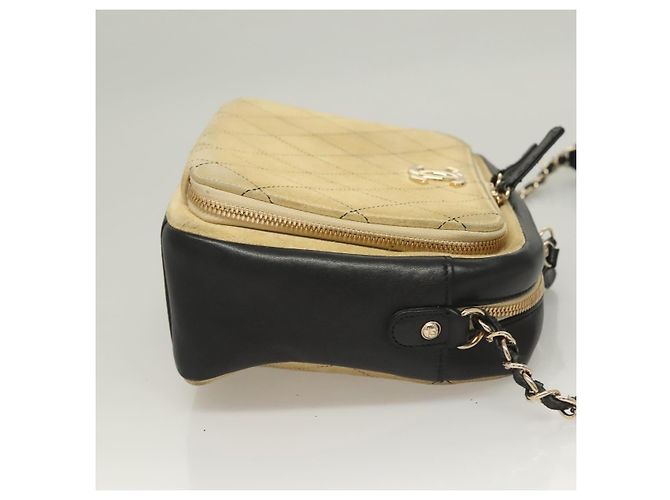CHANEL Borsa a Spalla Matelassé in Camoscio Avorio Oro CC Auth 128451 D'oro Crudo - vista 3