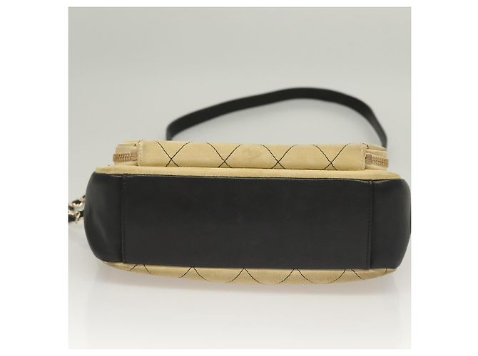 CHANEL Borsa a Spalla Matelassé in Camoscio Avorio Oro CC Auth 128451 D'oro Crudo - vista 5