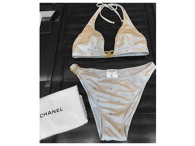 Bikini de dos piezas Chanel 2024 Coco Beach en plata con logo CC, talla FR 38 Hardware de plata - vista 2