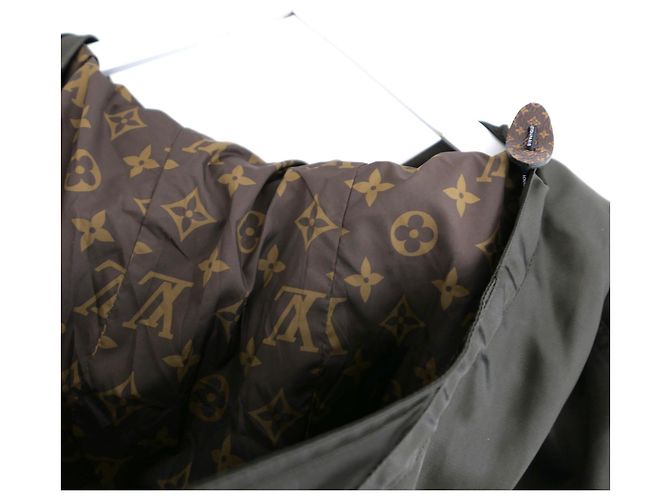 Chaqueta deportiva con capucha de nylon brillante Louis Vuitton Caqui - vista 11